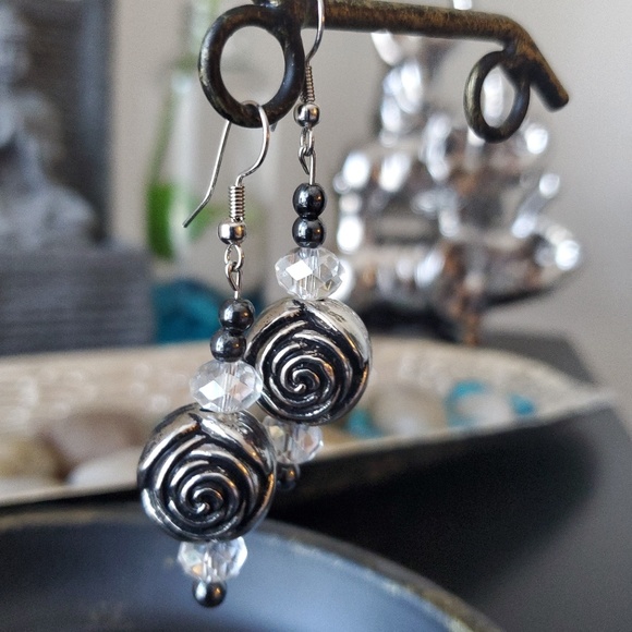 Jewelry - Whimsical Metallic with crystal Earrings - 3D Rose